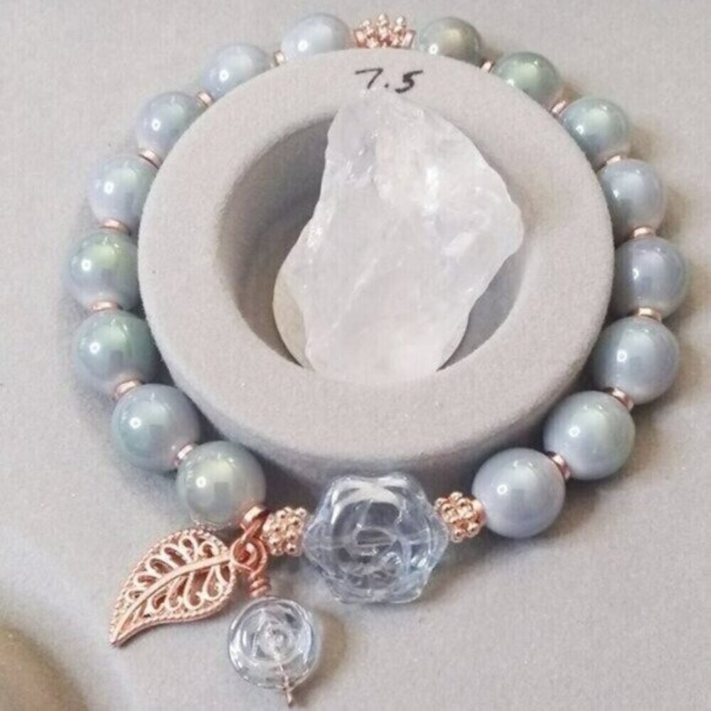 Dove‑Gray Beaded Rose Floral Flower Bracelet – Chill Bohemian Vibe Boho Style - Picture 6 of 10